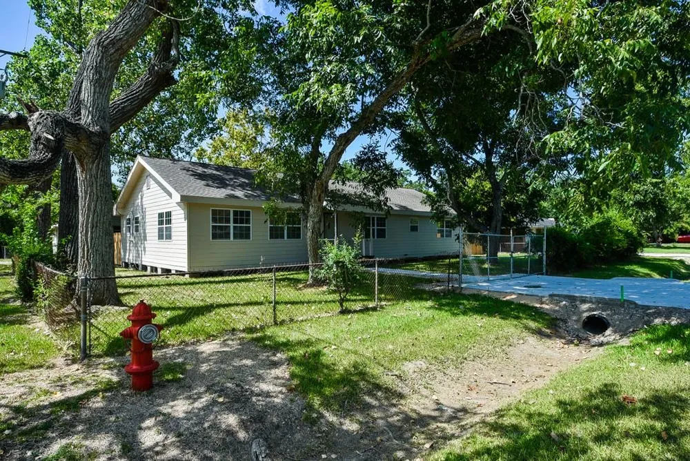 1030 Perkins Drive Bacliff, TX 77518