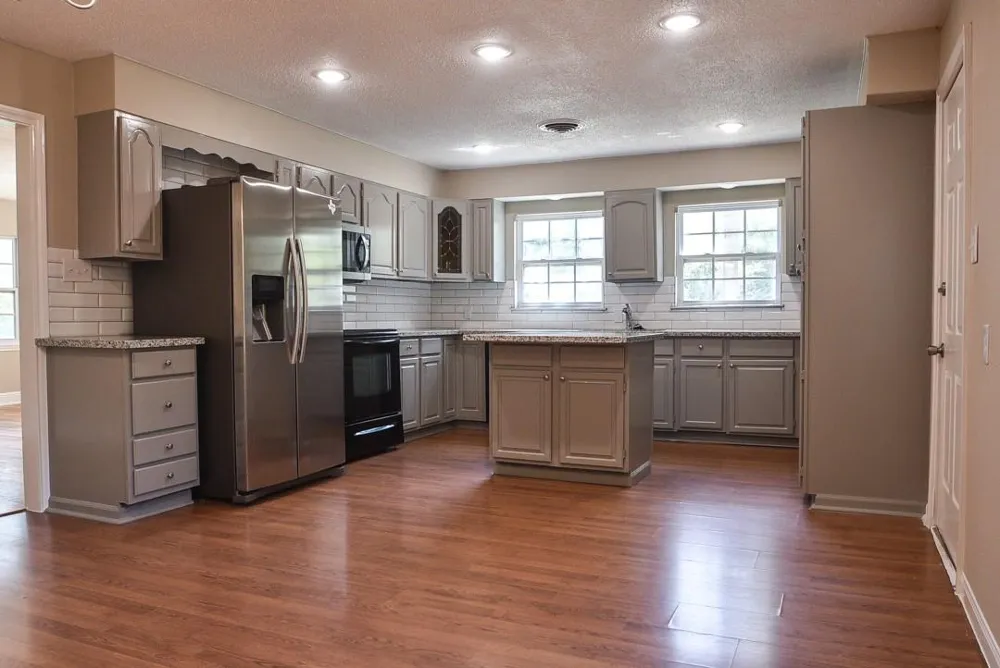 1030 Perkins Drive Bacliff, TX 77518
