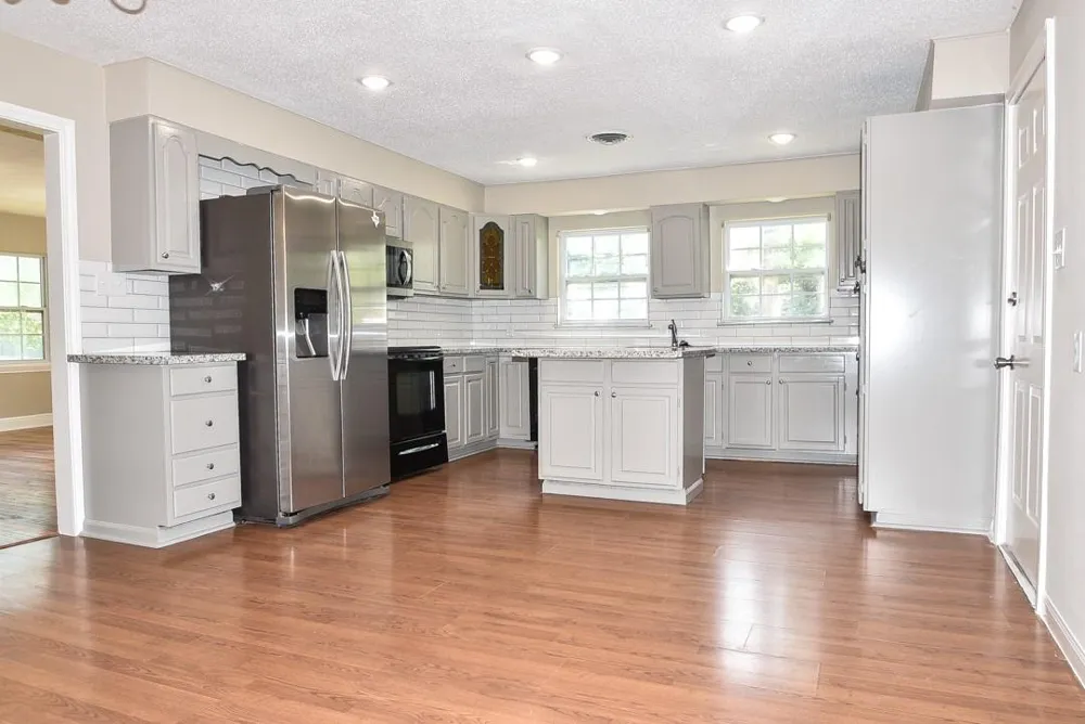 1030 Perkins Drive Bacliff, TX 77518