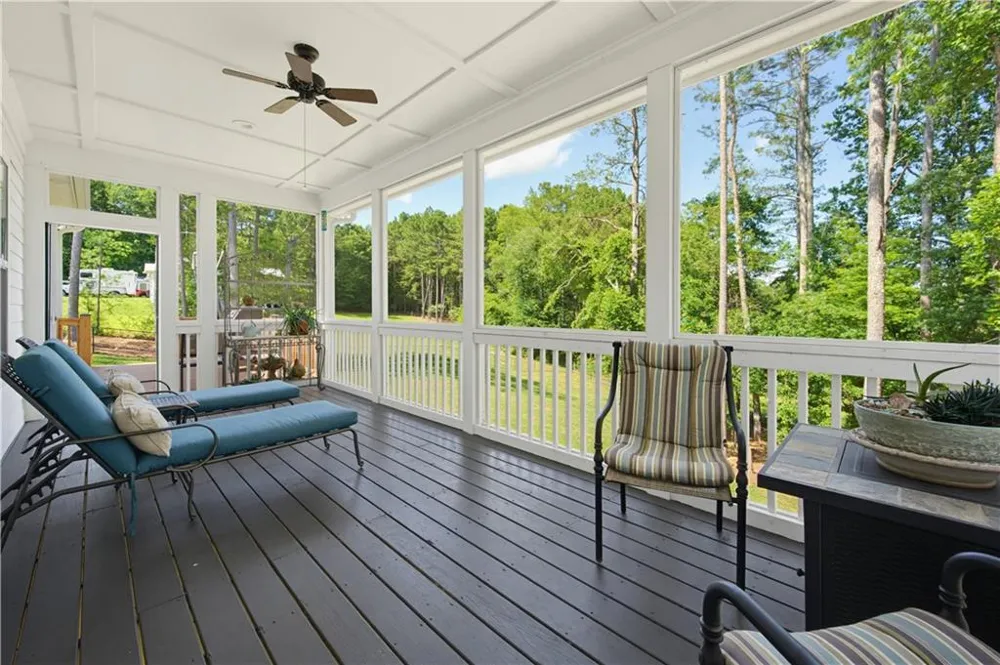 566 Roper Drive Clarkesville, GA 30523