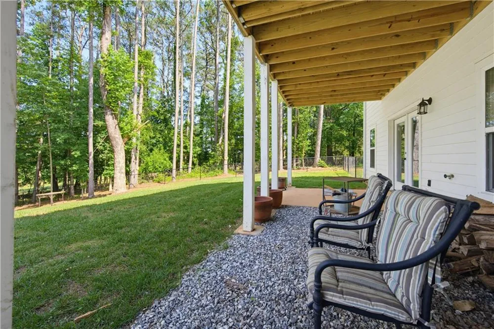 566 Roper Drive Clarkesville, GA 30523