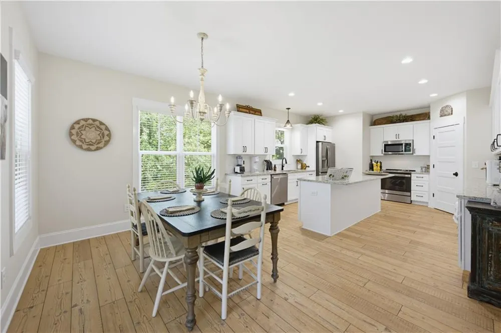 566 Roper Drive Clarkesville, GA 30523