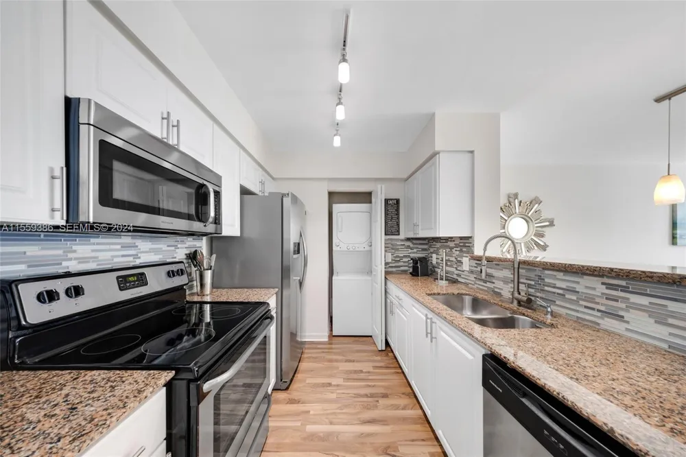 1155 Brickell Bay Drive #Apt 2207 Miami, FL 33131