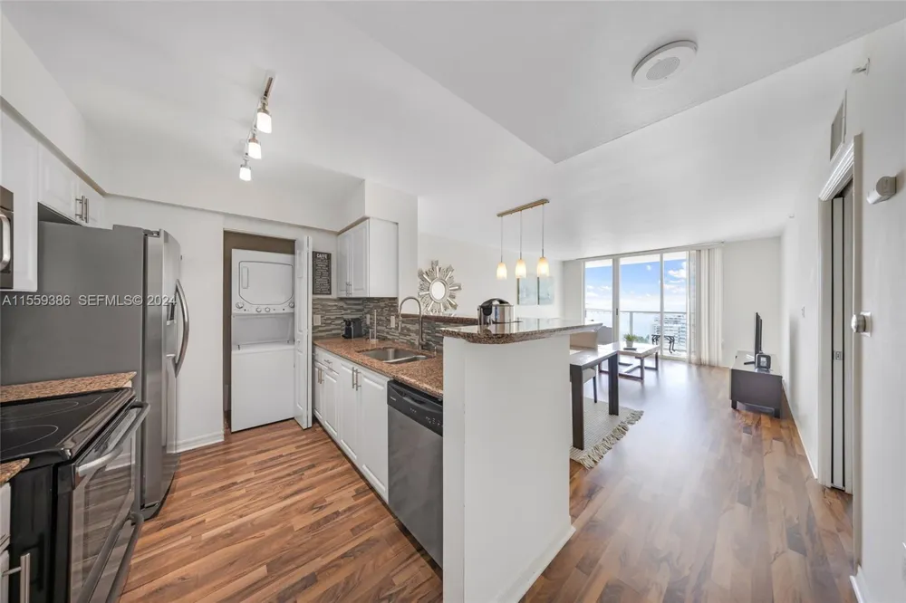 1155 Brickell Bay Drive #Apt 2207 Miami, FL 33131