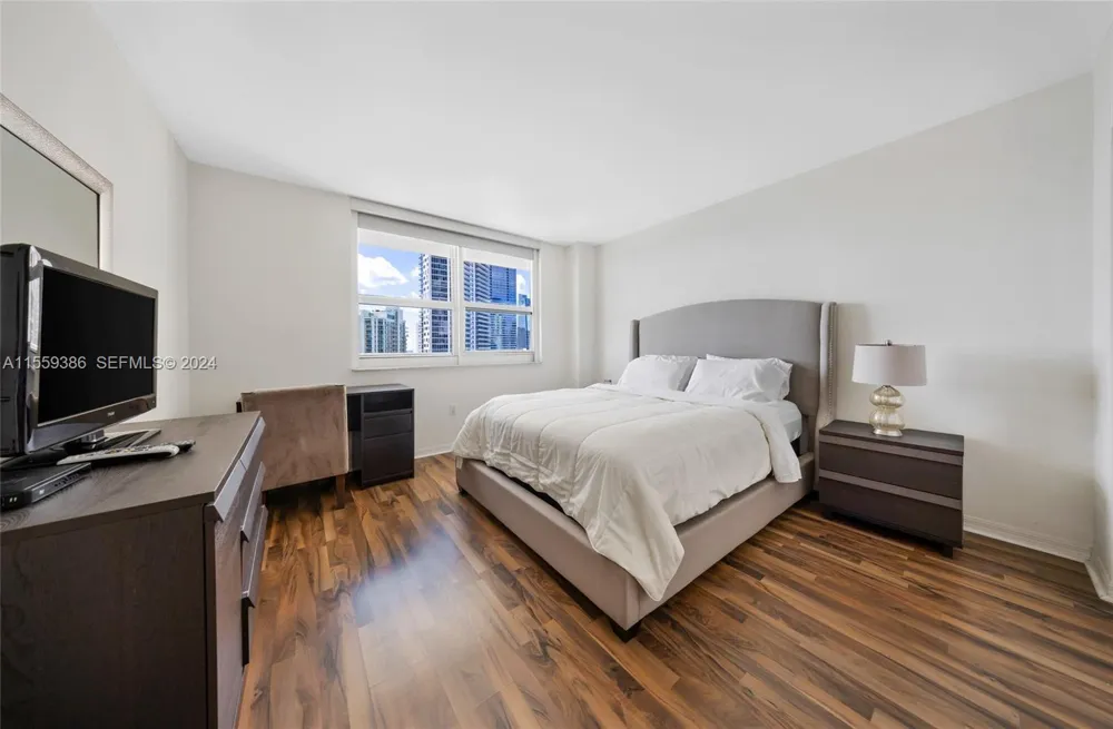 1155 Brickell Bay Drive #Apt 2207 Miami, FL 33131