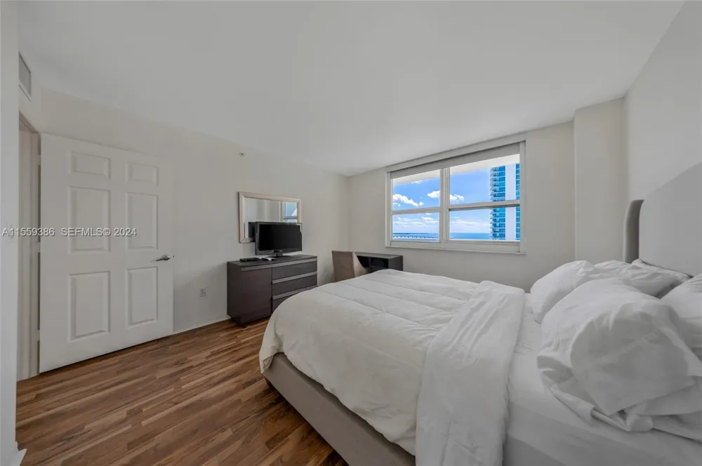 1155 Brickell Bay Drive #Apt 2207 Miami, FL 33131