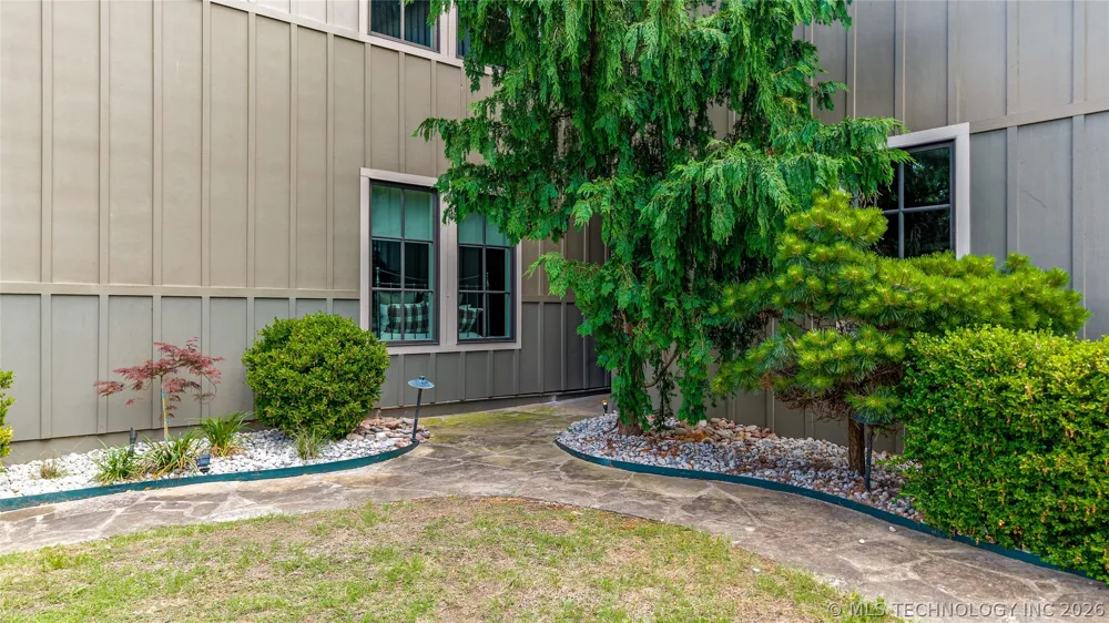 37031 S Cliff Crest Drive Langley, OK 74350