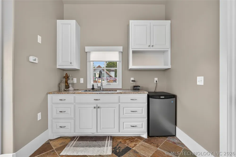37031 S Cliff Crest Drive Langley, OK 74350
