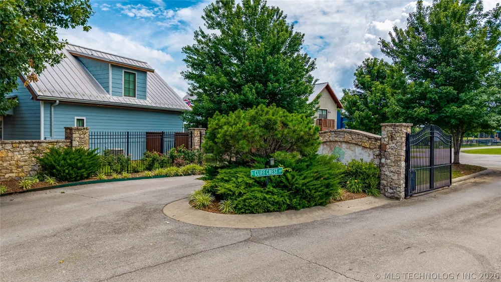 37031 S Cliff Crest Drive Langley, OK 74350