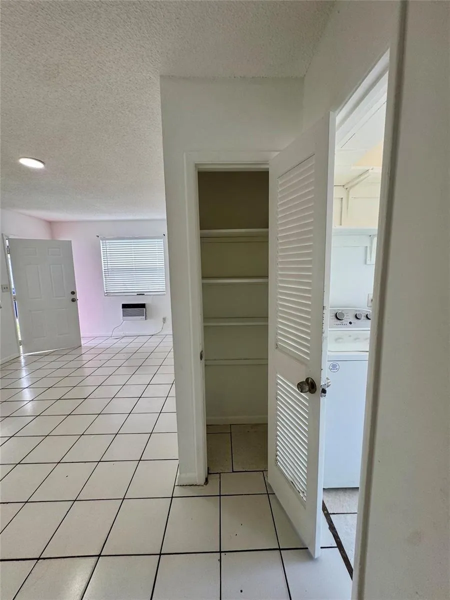 147 W 17th Street Riviera Beach, FL 33404