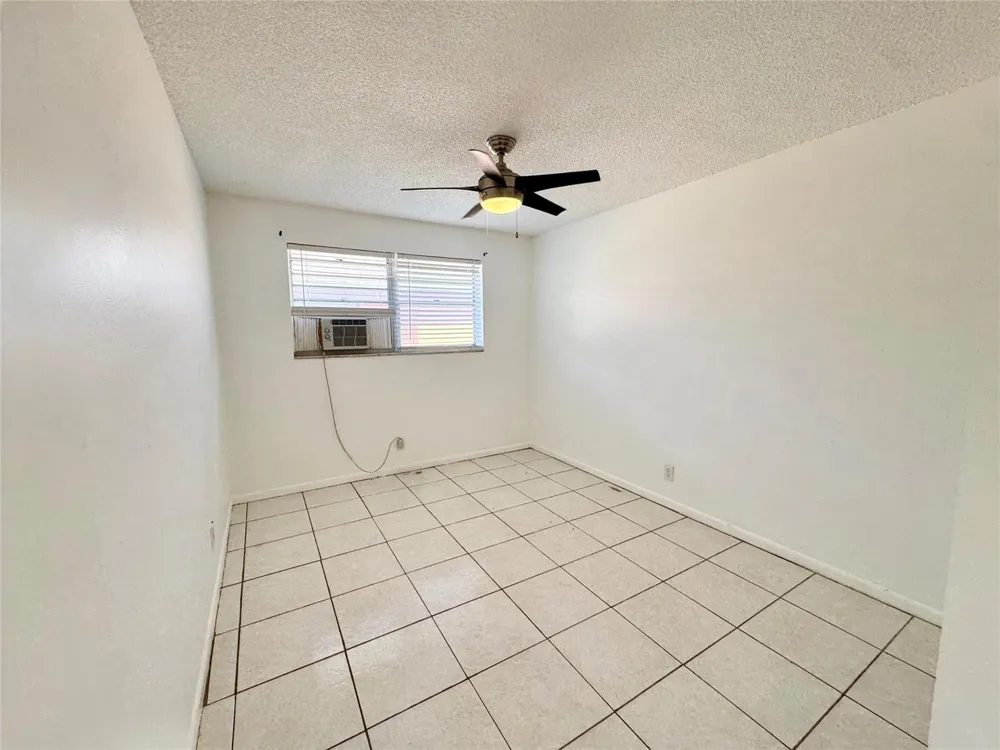 147 W 17th Street Riviera Beach, FL 33404