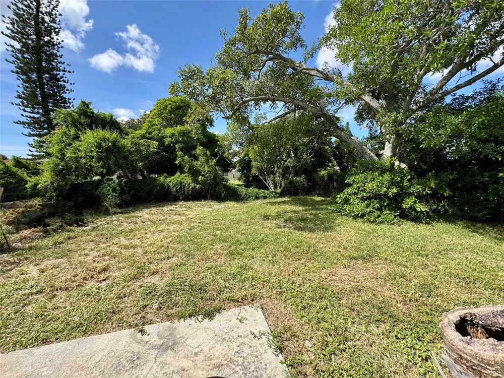 147 W 17th Street Riviera Beach, FL 33404