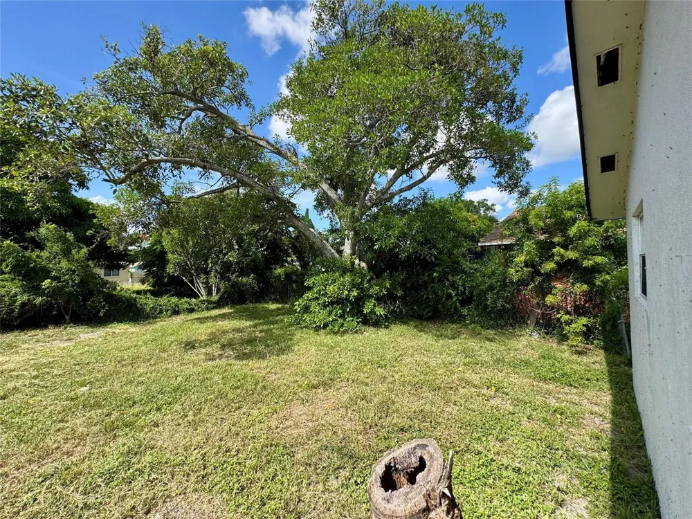 147 W 17th Street Riviera Beach, FL 33404