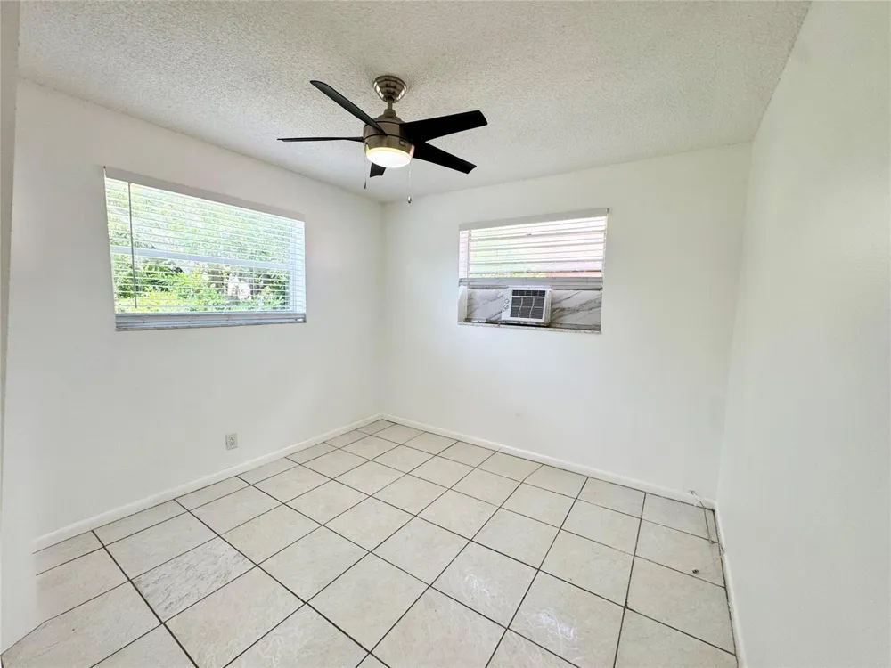 147 W 17th Street Riviera Beach, FL 33404
