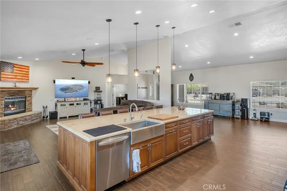 6910 Oak Vista Lane Oak Hills, CA 92344