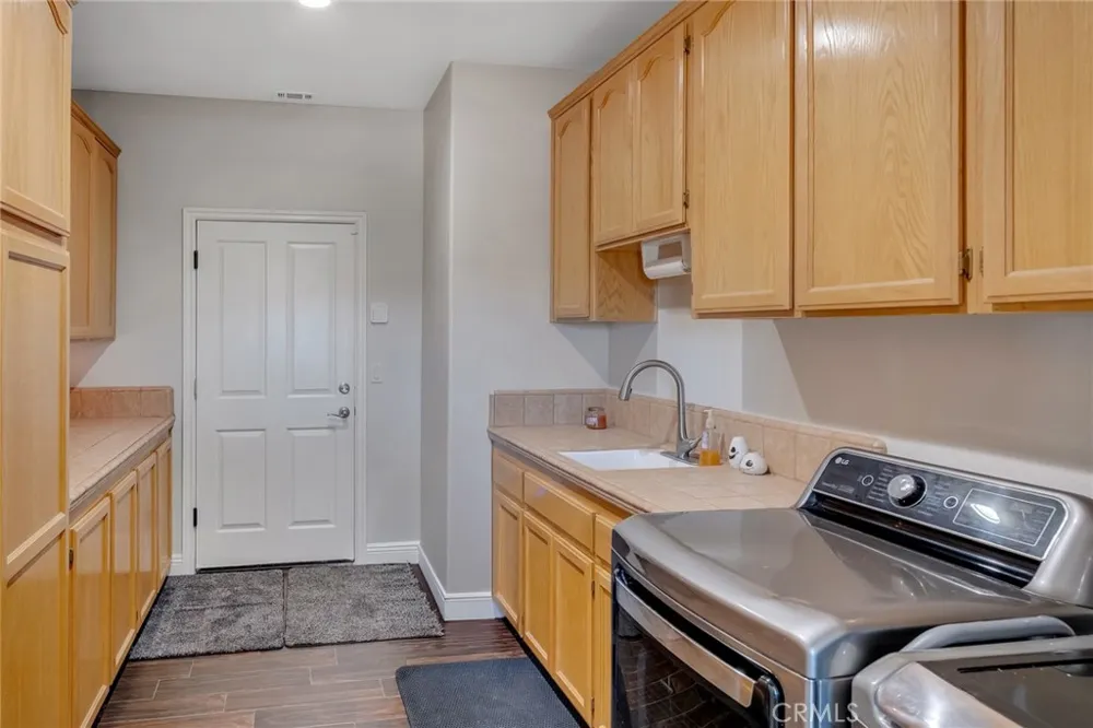 6910 Oak Vista Lane Oak Hills, CA 92344
