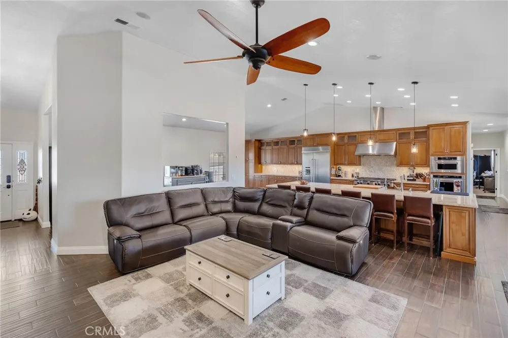 6910 Oak Vista Lane Oak Hills, CA 92344