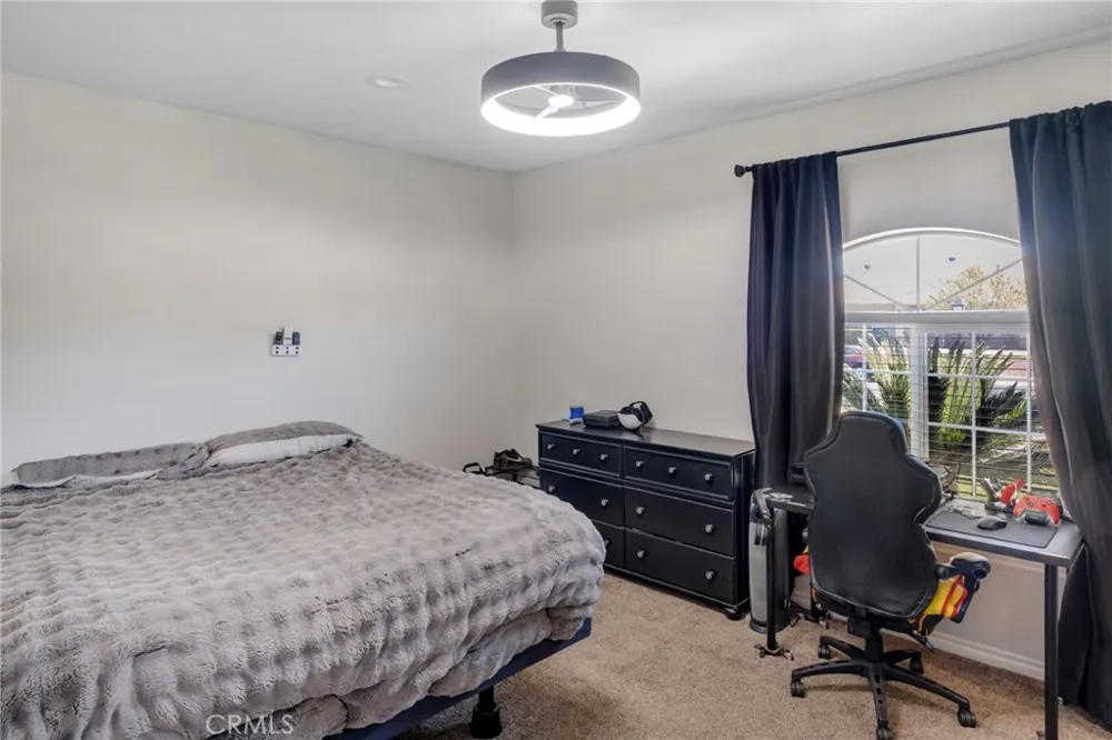 6910 Oak Vista Lane Oak Hills, CA 92344