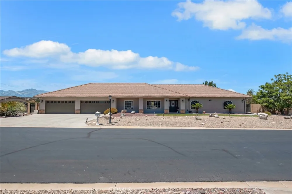 6910 Oak Vista Lane Oak Hills, CA 92344