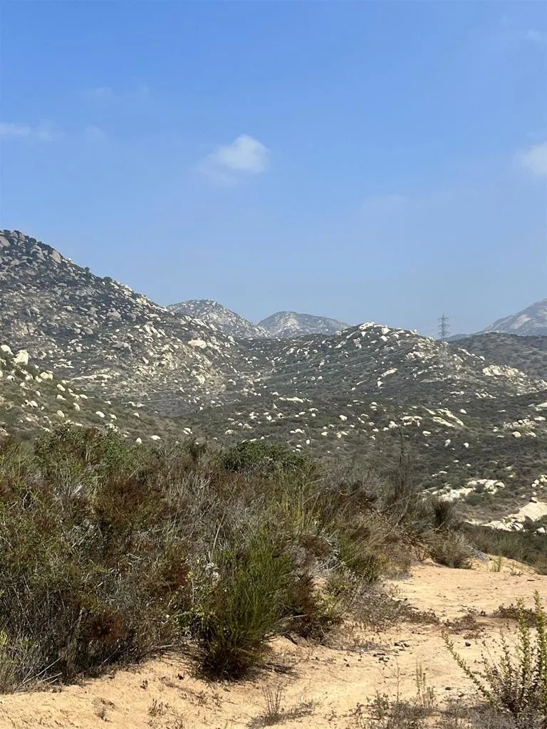 Willow Road Lakeside, CA 92040
