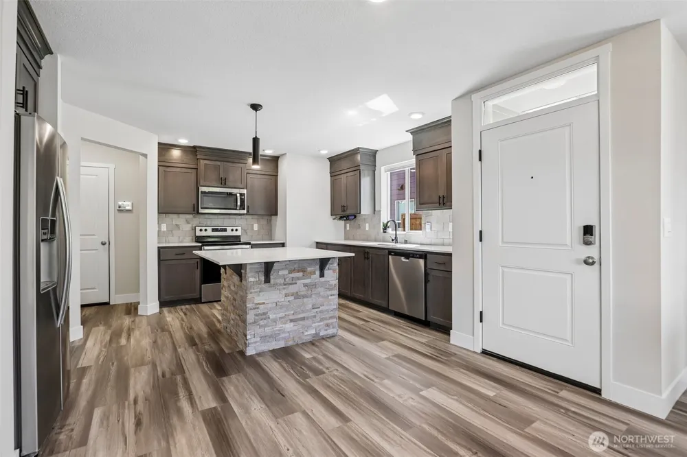 922 NW 175th Way Ridgefield, WA 98642
