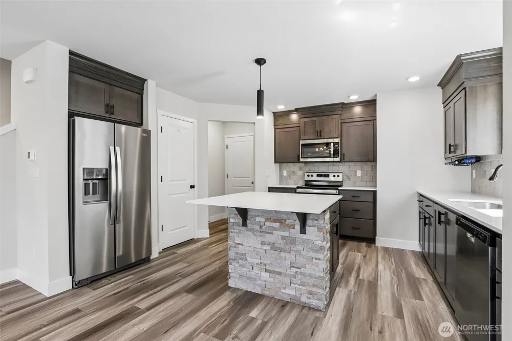 922 NW 175th Way Ridgefield, WA 98642