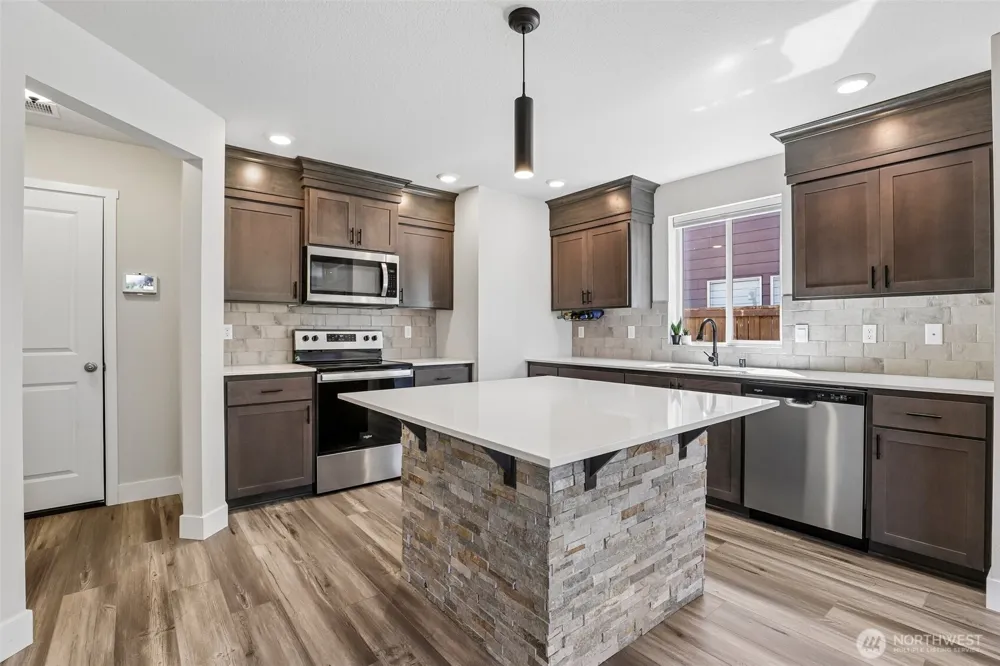 922 NW 175th Way Ridgefield, WA 98642