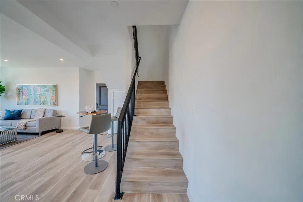 7018 Alabama #3 Canoga Park, CA 91303
