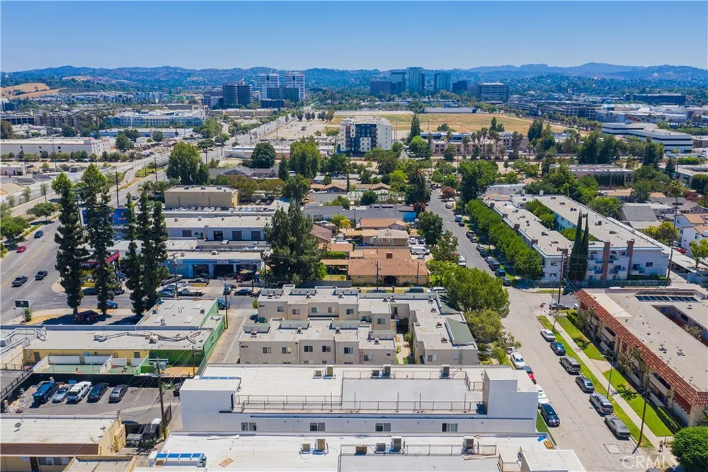7018 Alabama #3 Canoga Park, CA 91303