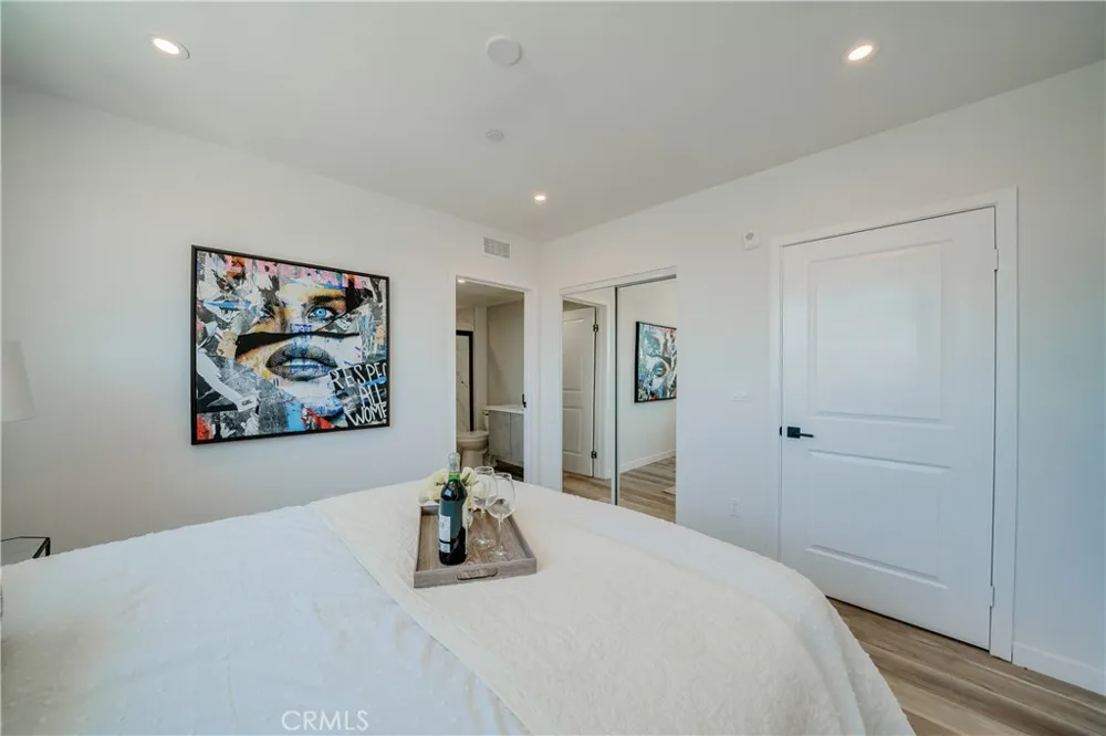 7018 Alabama #3 Canoga Park, CA 91303
