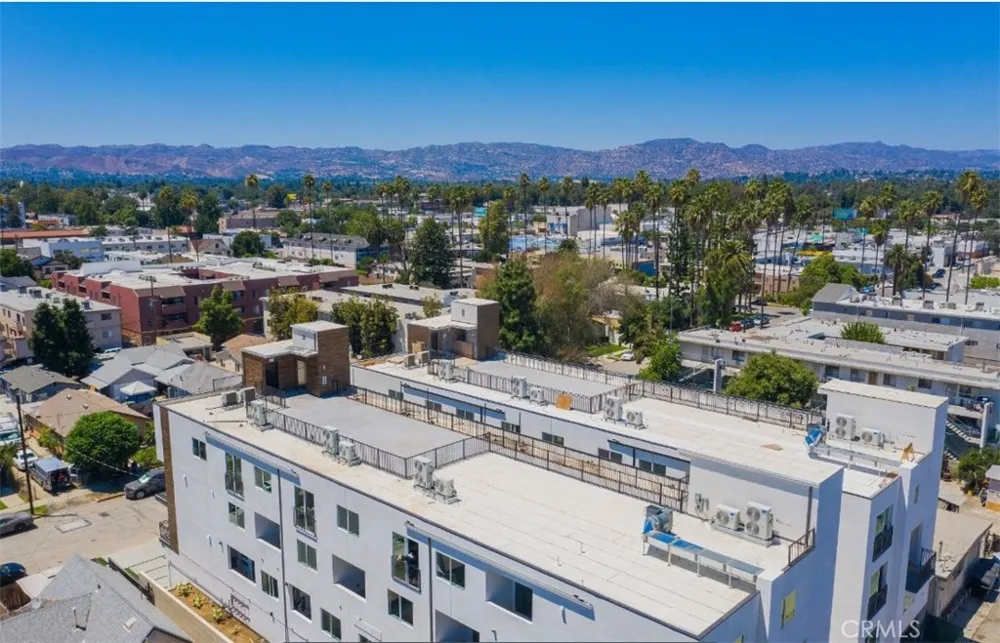 7018 Alabama #3 Canoga Park, CA 91303