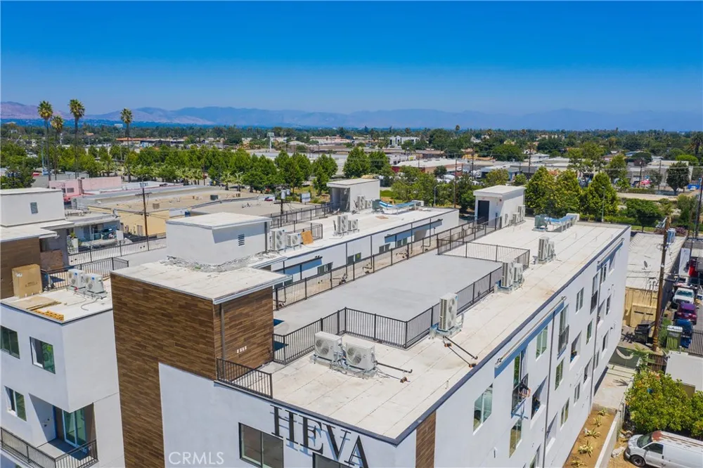 7018 Alabama #3 Canoga Park, CA 91303