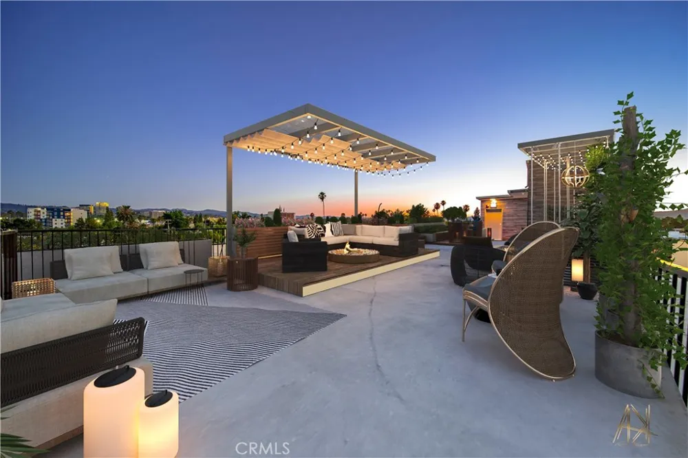 7018 Alabama #3 Canoga Park, CA 91303