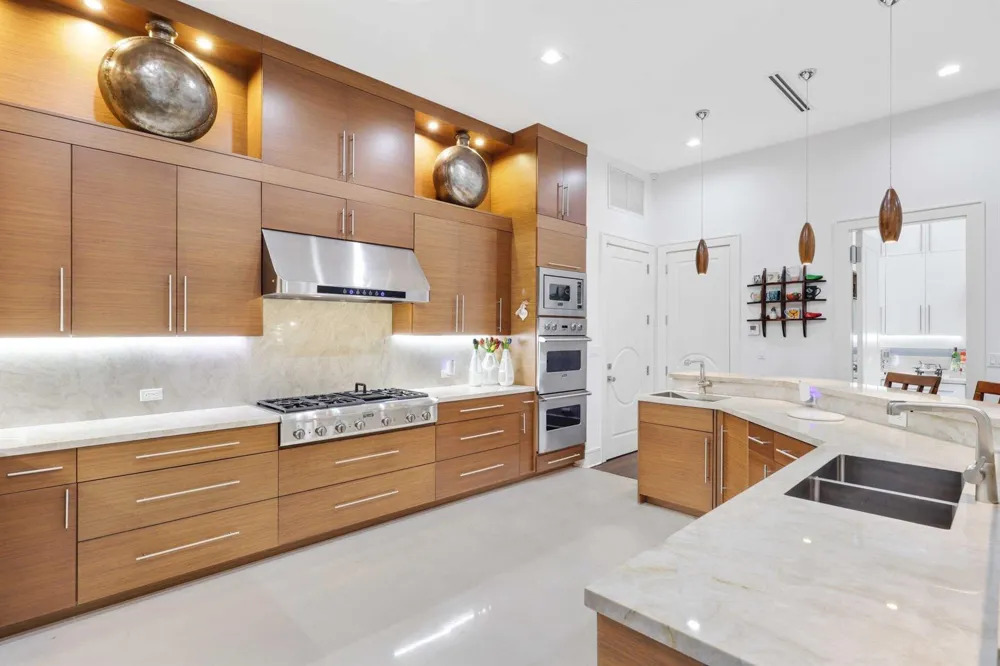 1313 Seabreeze Boulevard Fort Lauderdale, FL 33316