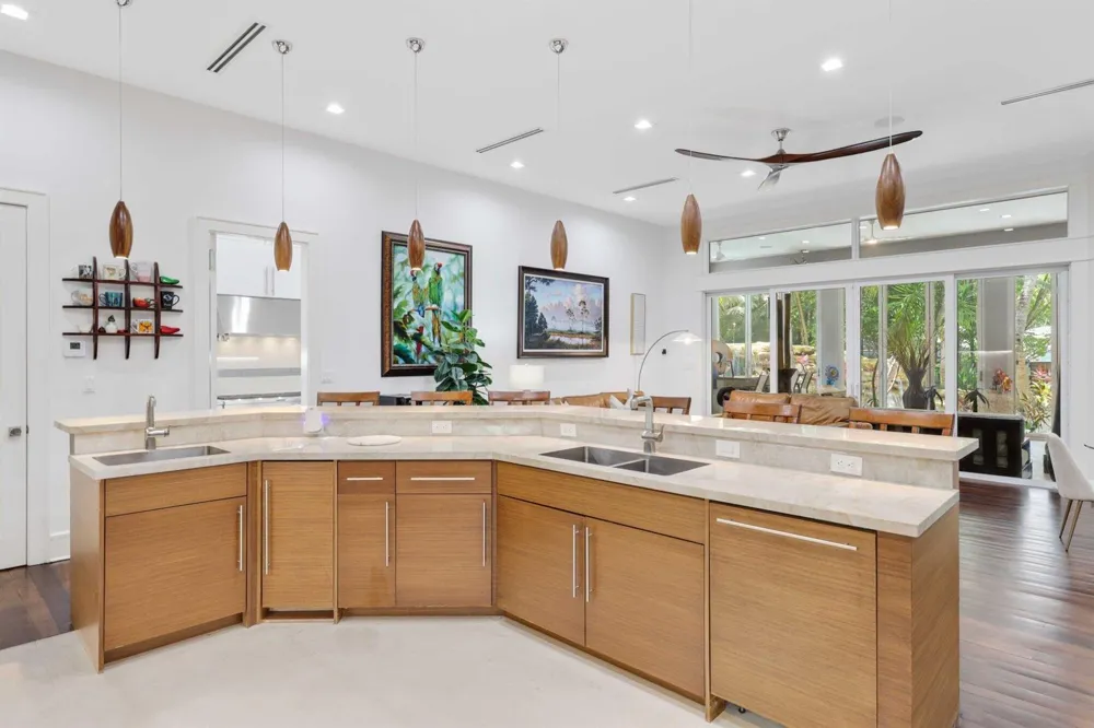 1313 Seabreeze Boulevard Fort Lauderdale, FL 33316