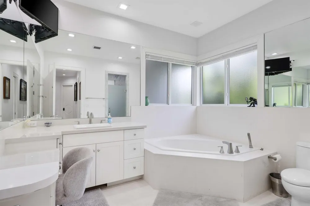 1313 Seabreeze Boulevard Fort Lauderdale, FL 33316