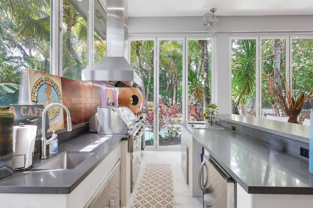 1313 Seabreeze Boulevard Fort Lauderdale, FL 33316