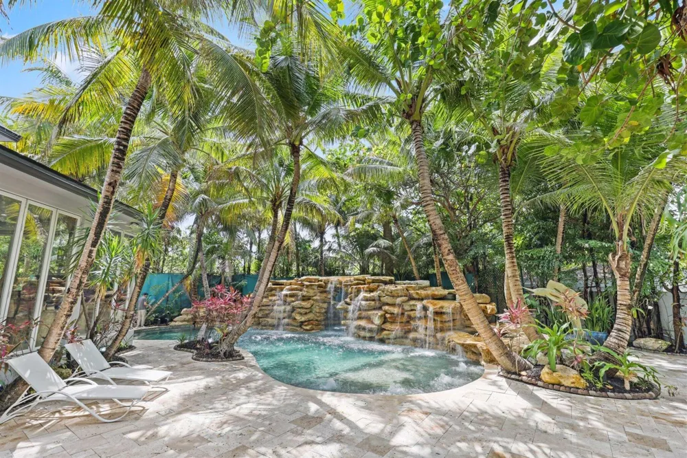 1313 Seabreeze Boulevard Fort Lauderdale, FL 33316