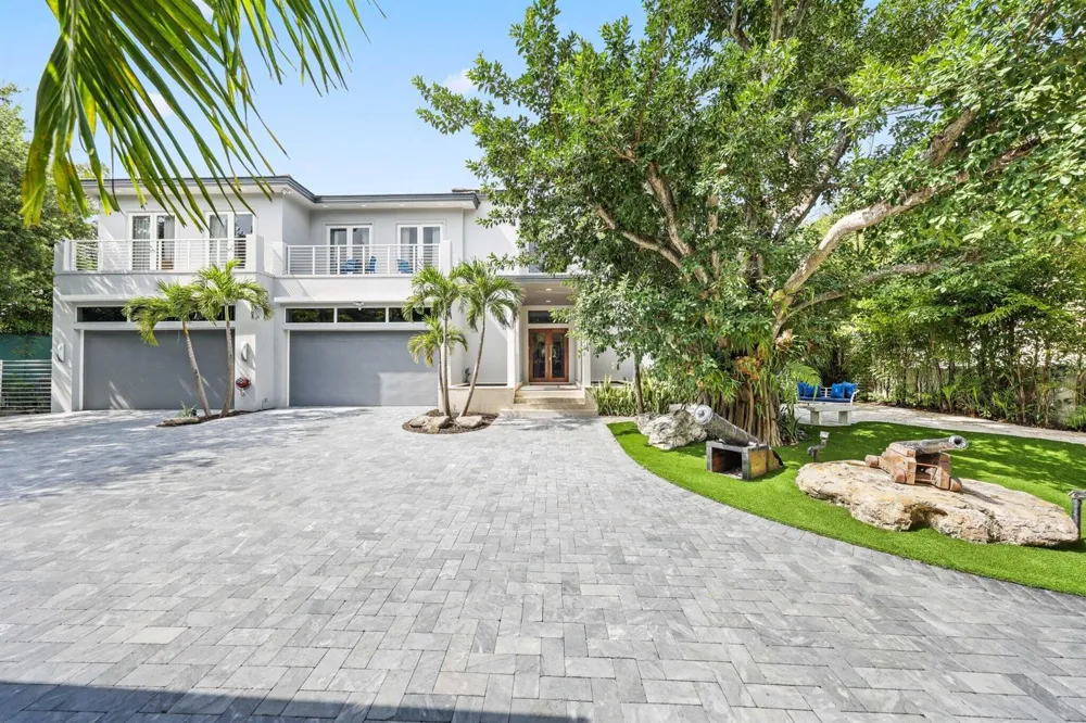 1313 Seabreeze Boulevard Fort Lauderdale, FL 33316
