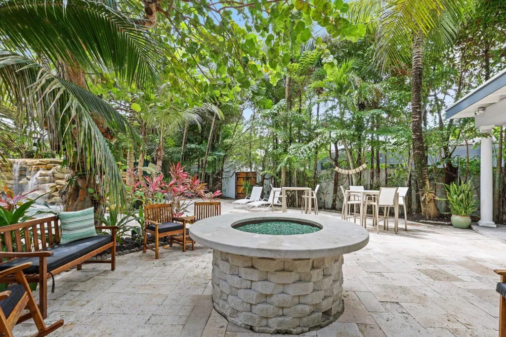 1313 Seabreeze Boulevard Fort Lauderdale, FL 33316