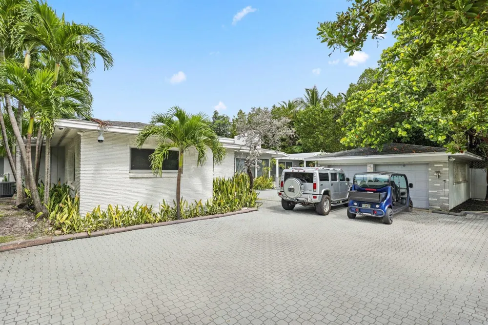 1313 Seabreeze Boulevard Fort Lauderdale, FL 33316
