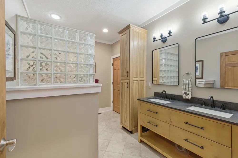 1233 Oliver Dr Monteagle, TN 37356
