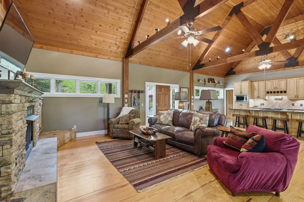 1233 Oliver Dr Monteagle, TN 37356