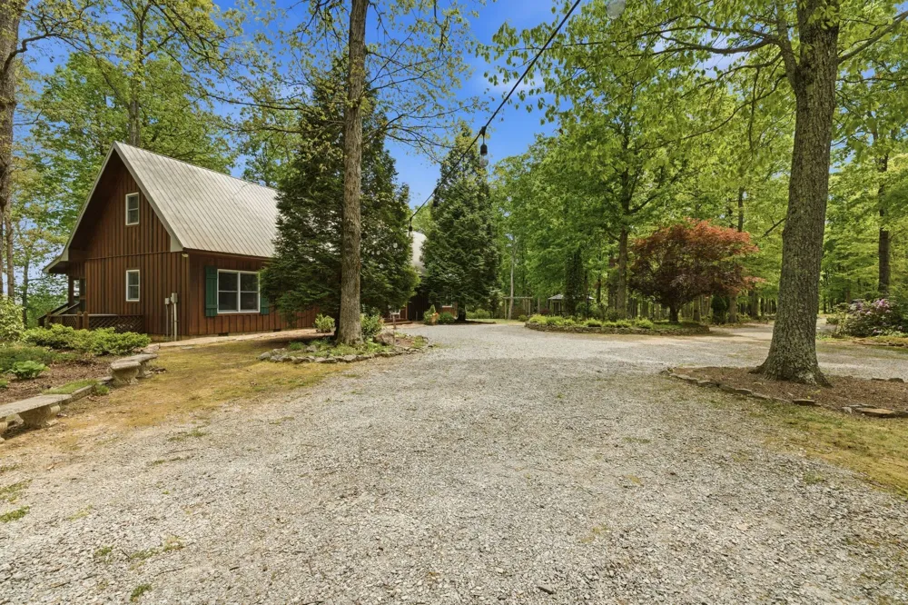 1233 Oliver Dr Monteagle, TN 37356