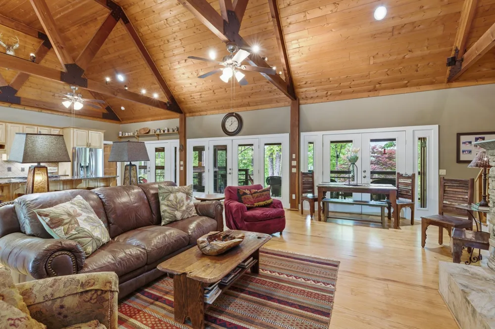 1233 Oliver Dr Monteagle, TN 37356
