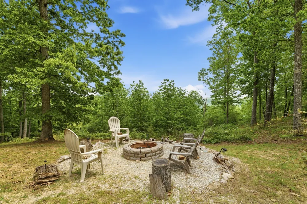 1233 Oliver Dr Monteagle, TN 37356