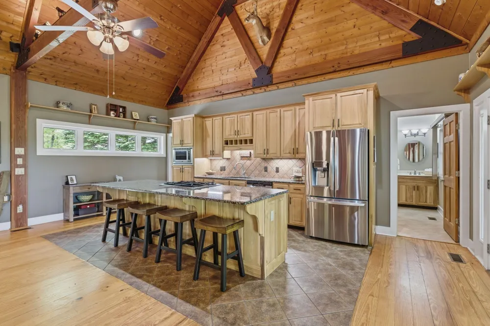 1233 Oliver Dr Monteagle, TN 37356