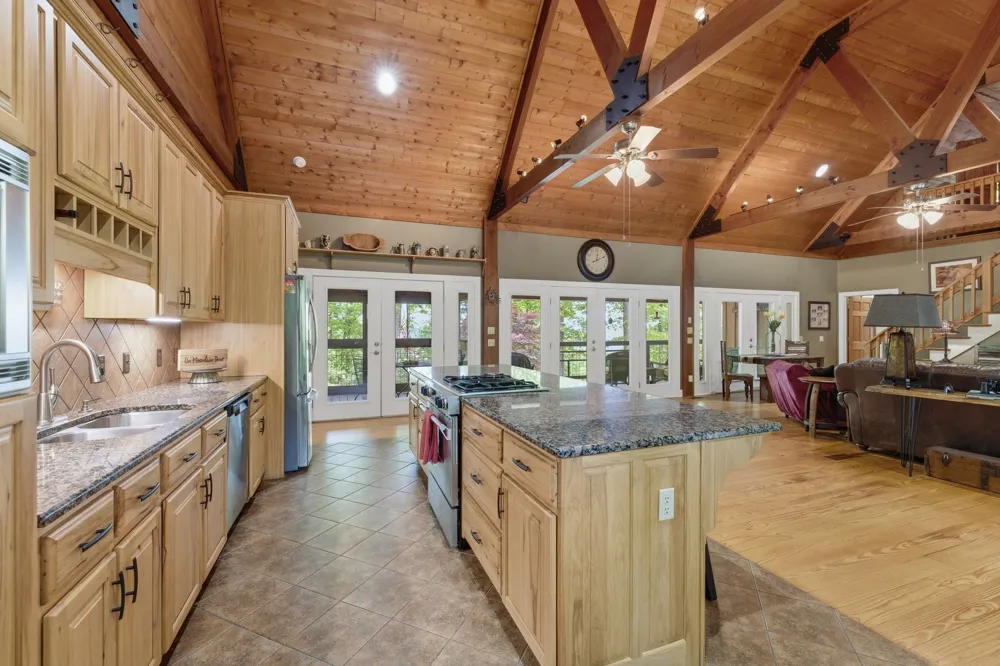 1233 Oliver Dr Monteagle, TN 37356