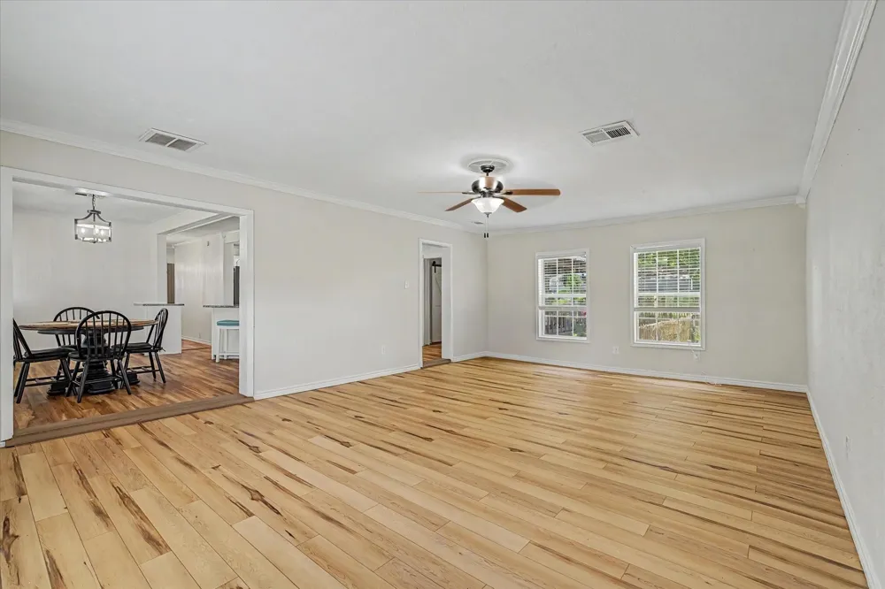 384 County Road 2046 Hull, TX 77564