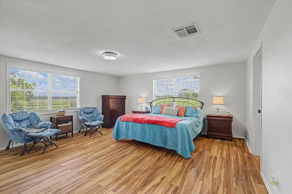 384 County Road 2046 Hull, TX 77564